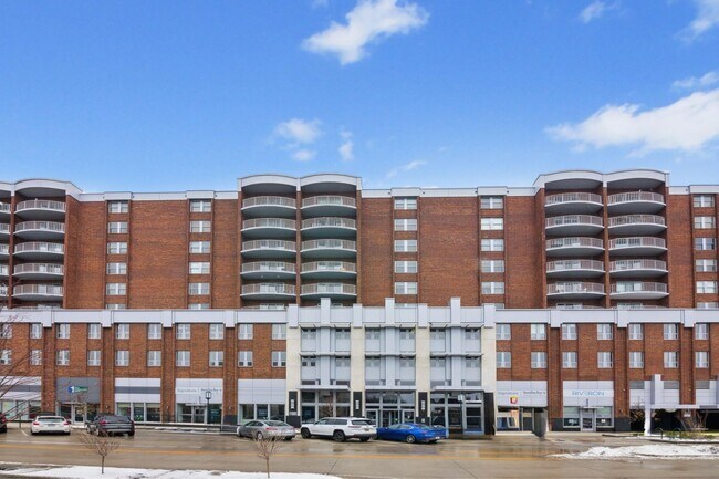 Building Photo - 411 S Old Woodward Ave