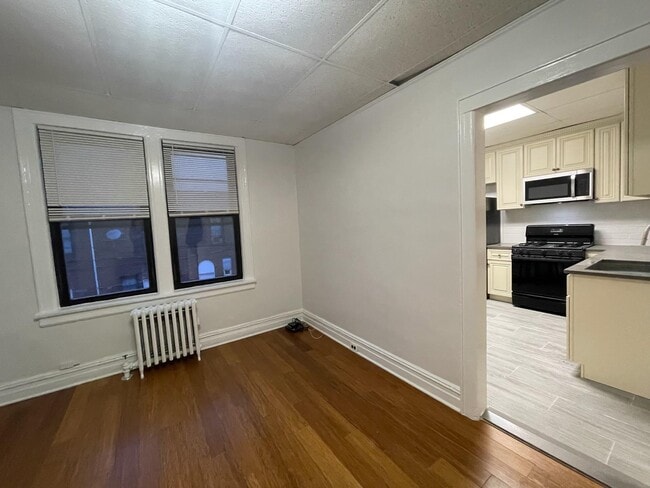 Building Photo - 266 Jericho Tpke