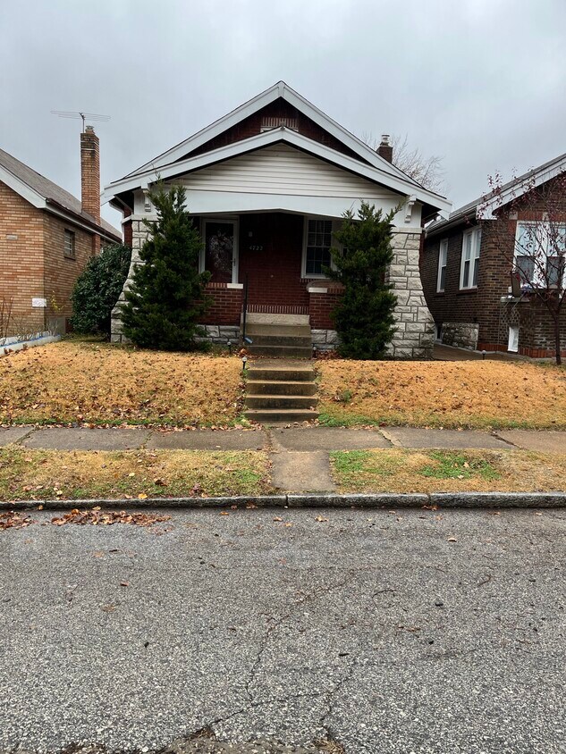 4722 Eichelberger St, Saint Louis, MO 63116 House Rental in Saint