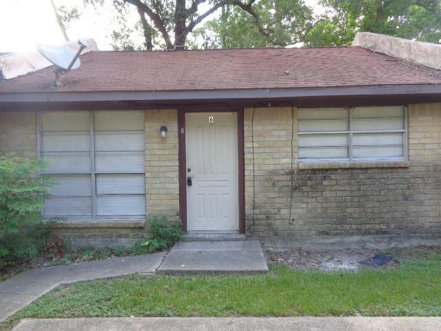 Primary Photo - 701 Foster Dr