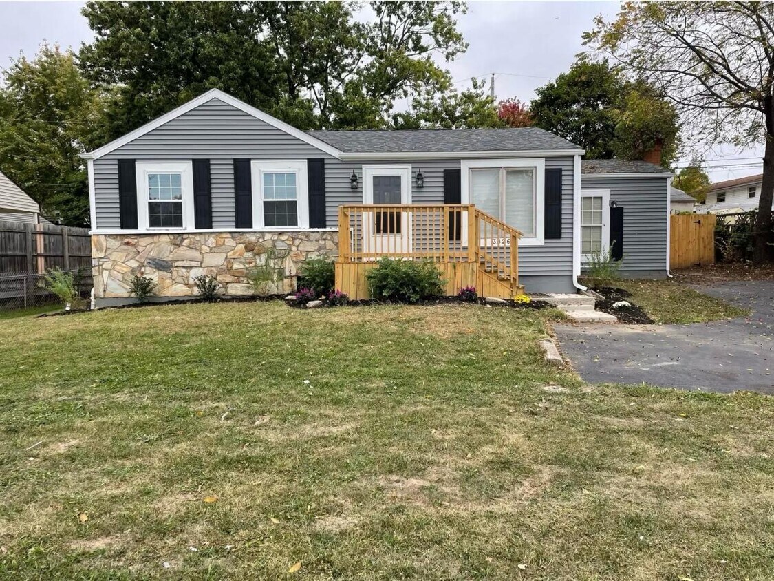 Foto principal - 3826 Clime Rd