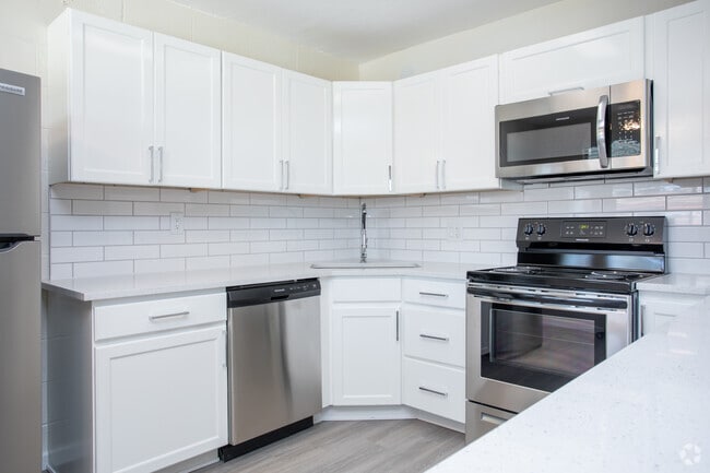 TRADEWINDS - TRADEWINDS Apartments