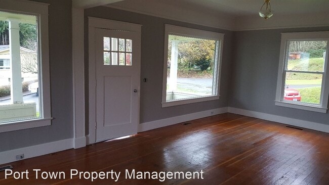 Building Photo - 4 br, 2 bath House - 695 44th Street
