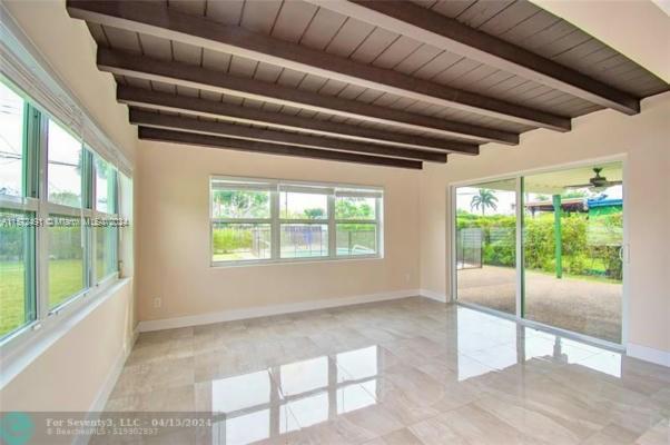 Foto del edificio - 3318 Roosevelt St