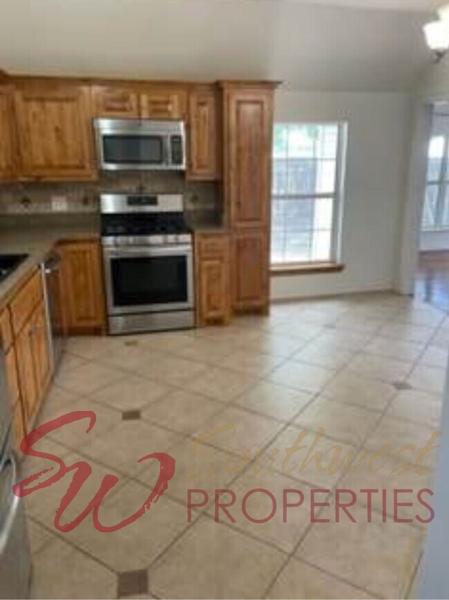 Foto del edificio - Good looking 3 bedroom 2 bath with huge yard!