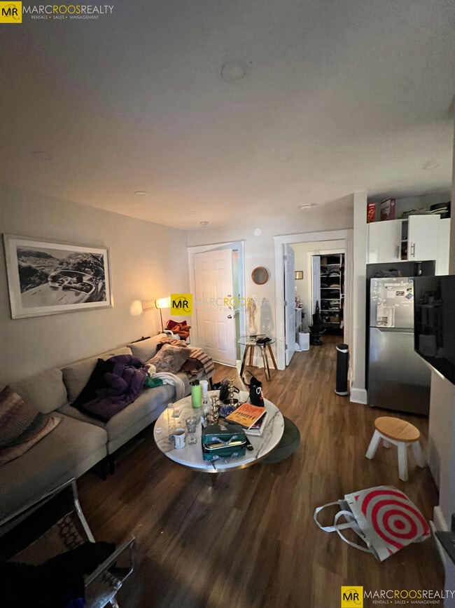 Building Photo - 831 Beacon St