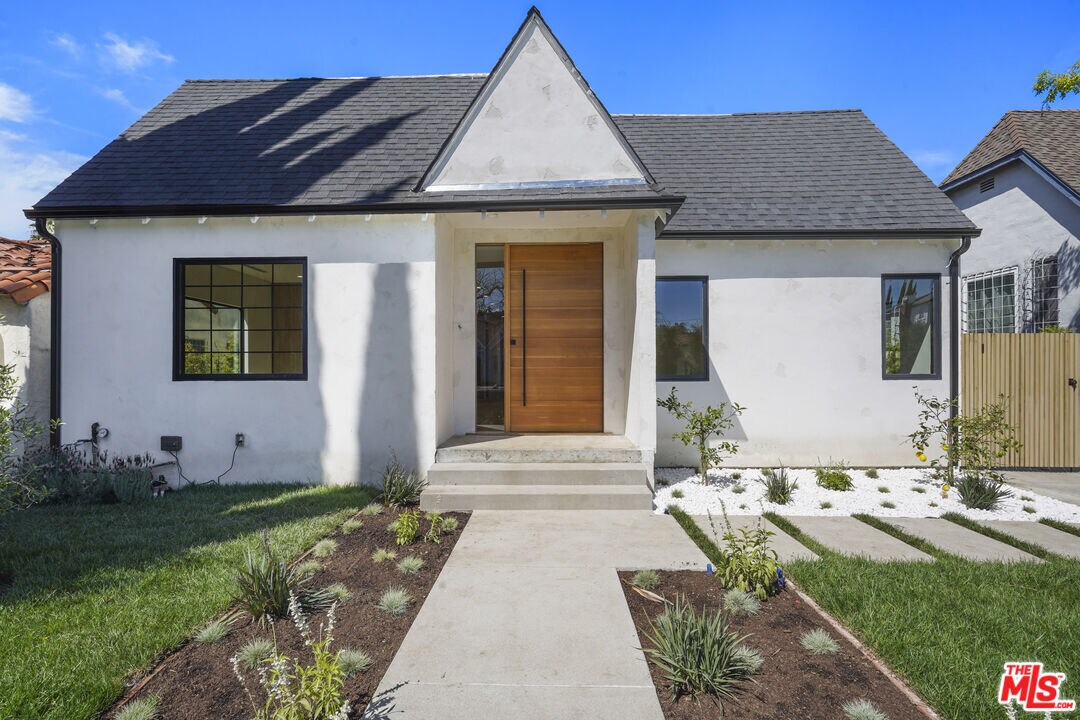 Primary Photo - 1161 Stearns Dr