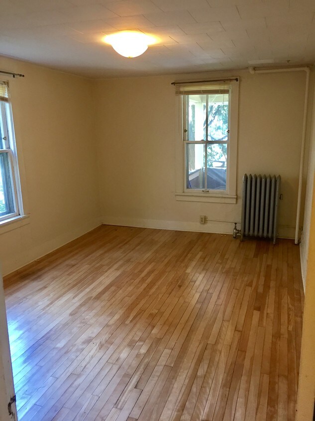 2806 Willard Ave Unit 1, Madison, WI 53704 Apartments in Madison, WI