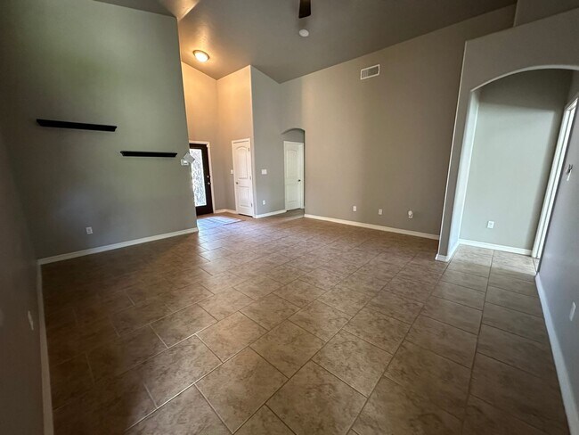 Foto del edificio - 3 Bed 2 Bath Home