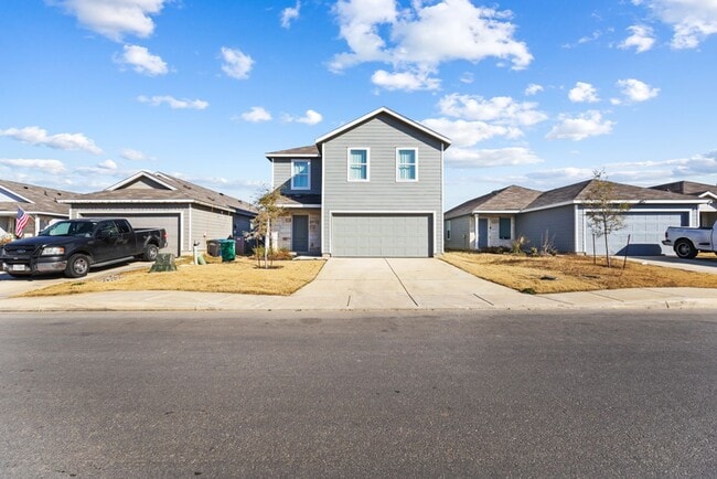 Photo - 1347 Neria Lp House