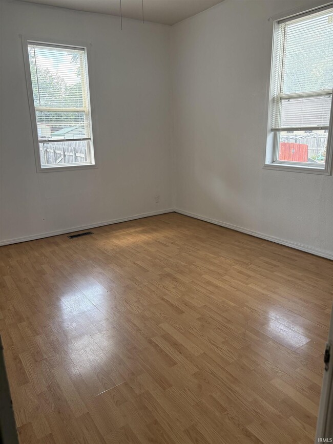 Building Photo - 1305 Mill St