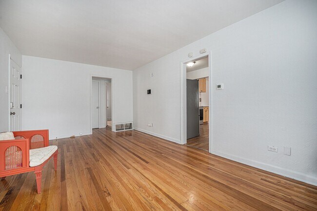 Foto del edificio - Updated 3-Bedroom Home Near Sloan’s Lake