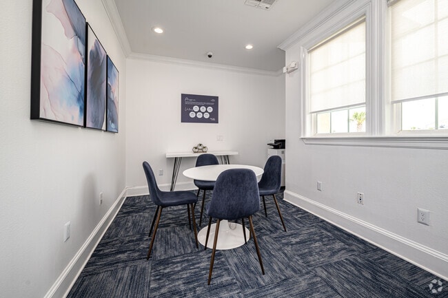 Conference Room - Lakeside Apartments