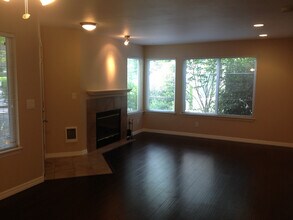 Building Photo - 9210 Market Pl