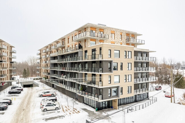 Building Photo - Le STE-C4T