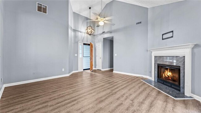 Building Photo - 405 Christopher Ln