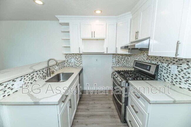 Building Photo - 1529 Alcatraz Ave