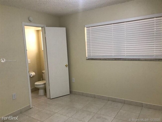 Building Photo - 10300 Coral Way