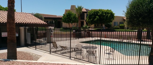 Foto del edificio - 2240 S Elks Ln