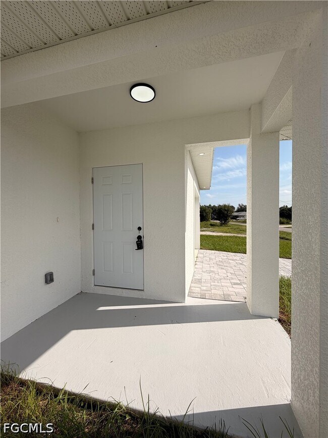 Building Photo - 2212 Armour Rd