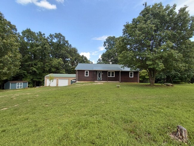 Building Photo - 15900 Top Dr