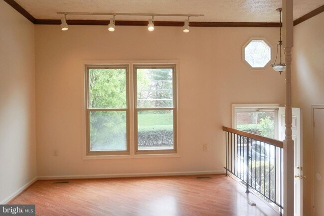 Building Photo - 9 Polk Ct