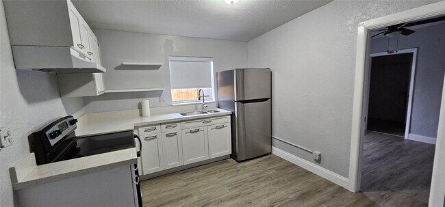 Building Photo - 750 NW 17th Terrace