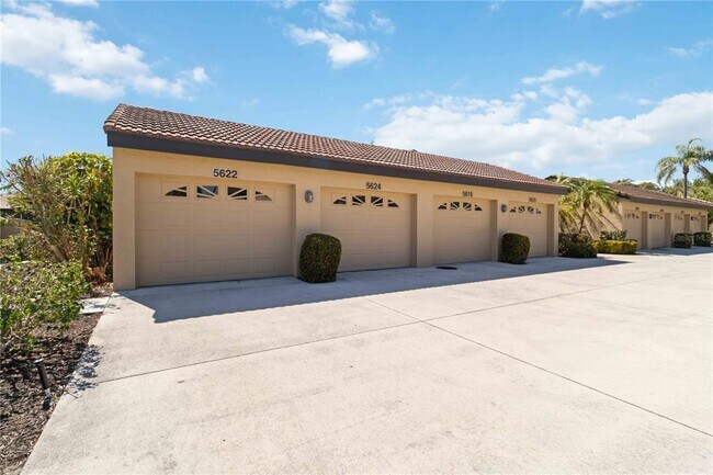 Foto del edificio - 5624 Ashton Lake Dr