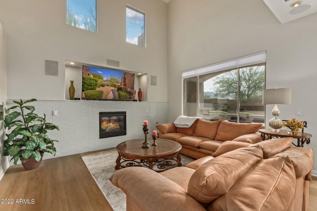 Building Photo - Grayhawk Remodeled Condo