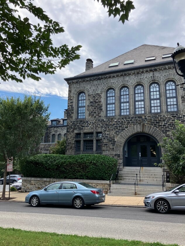 Primary Photo - 1714 Park Ave