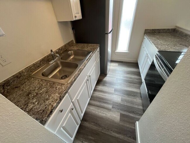 Foto del edificio - **Charming 2-Bedroom Home in Colorado Spri...