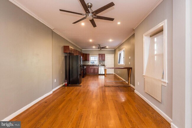 Building Photo - 1536 Point Breeze Ave
