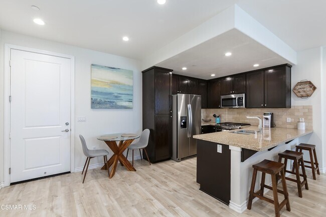 Foto del edificio - 327 Newbury Vista Ln