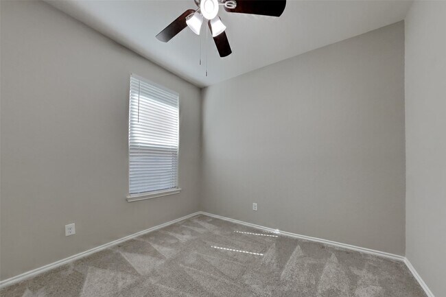 Foto del edificio - 4295 Roaring Timber Dr