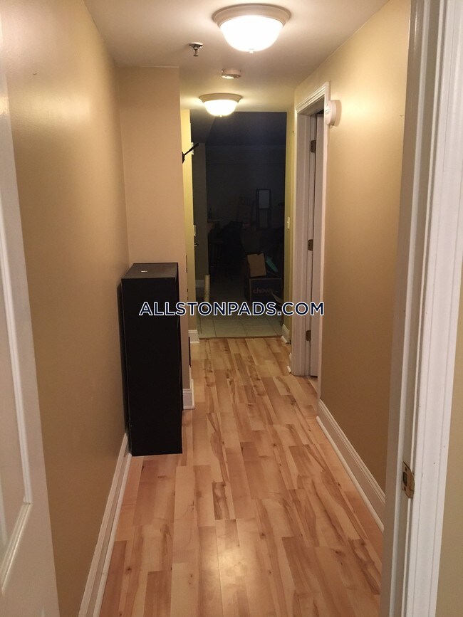 Foto del edificio - 15 N Beacon St