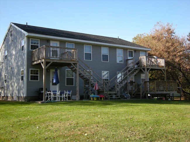 Building Photo - 521 Bay Rd