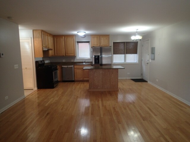 Foto del edificio - 2843 N Harlem Ave