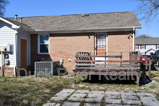 Foto del edificio - 213 Hunter Dr