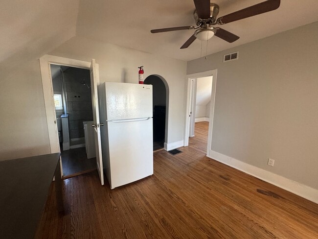 Building Photo - 302-304 Lenox Ave