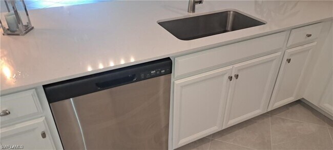 Foto del edificio - 2571 Vine Ave