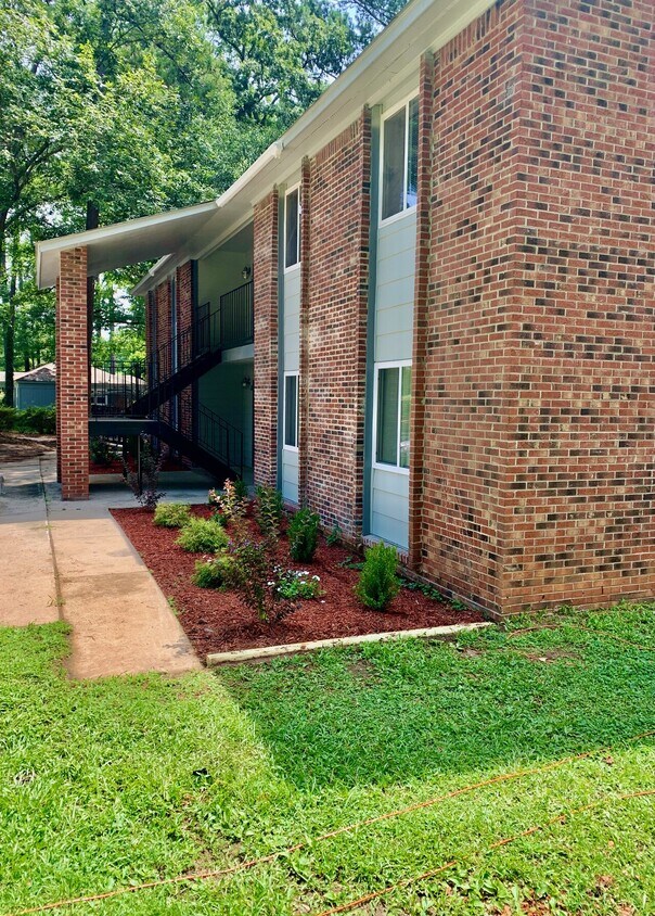 Building Photo - Evelyn Drive