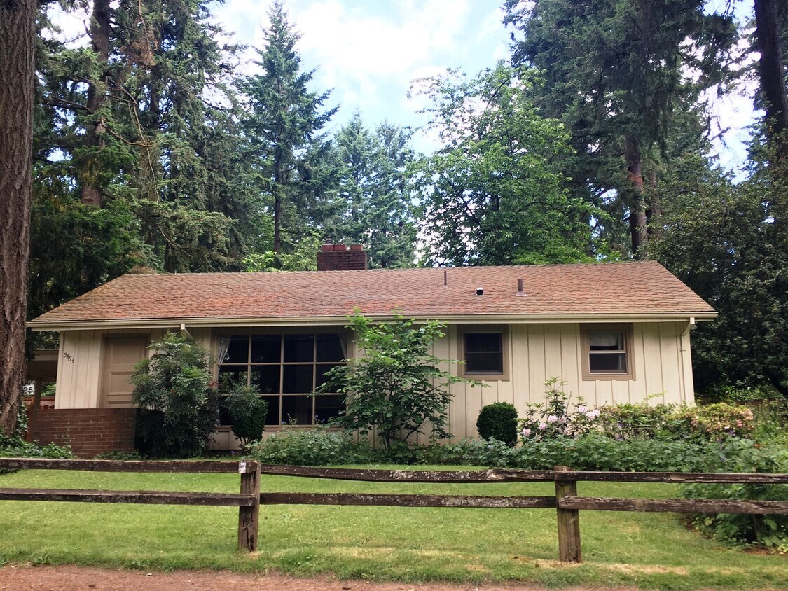 Primary Photo - *$500 off first full month!* Charming Cott...