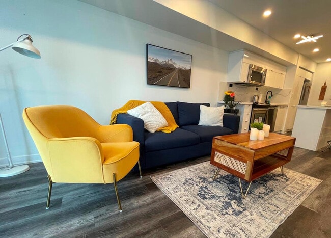 Building Photo - 2708 Puente de Luz