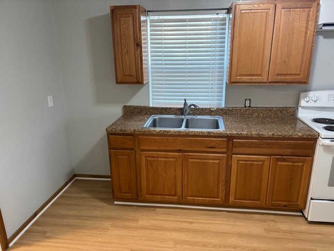 Foto del edificio - 194 N Centennial Ave