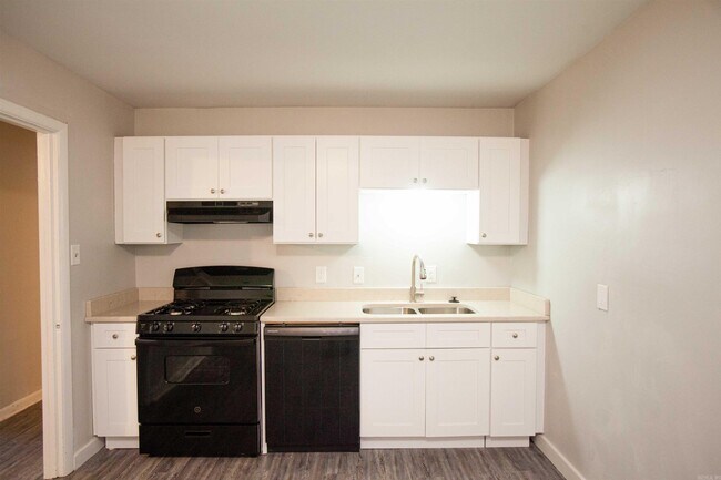 Building Photo - 7101 Redwood Dr