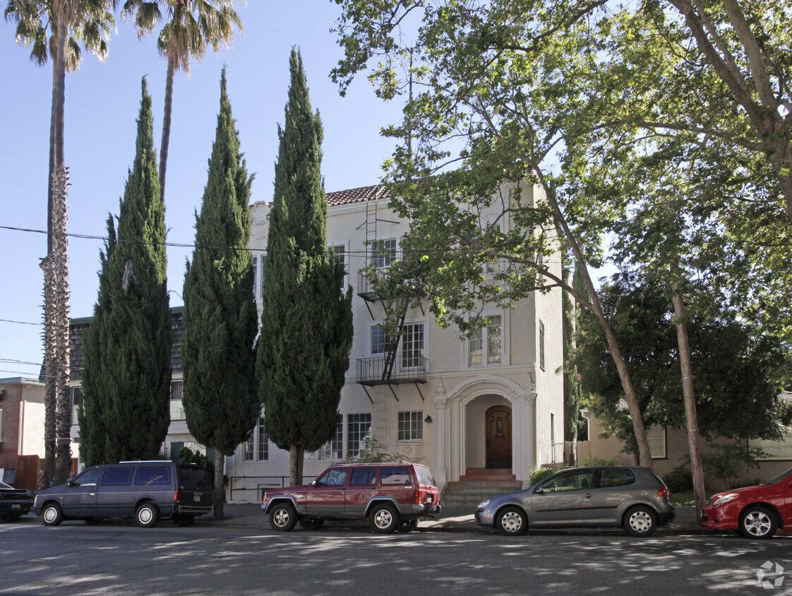 Primary Photo - 222 N 3rd St