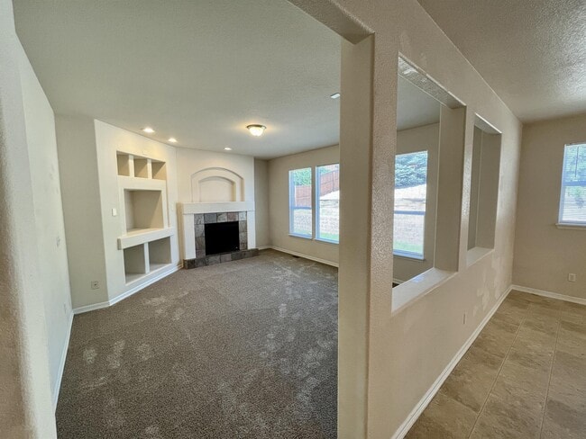 Building Photo - 7595 Fargo Dr