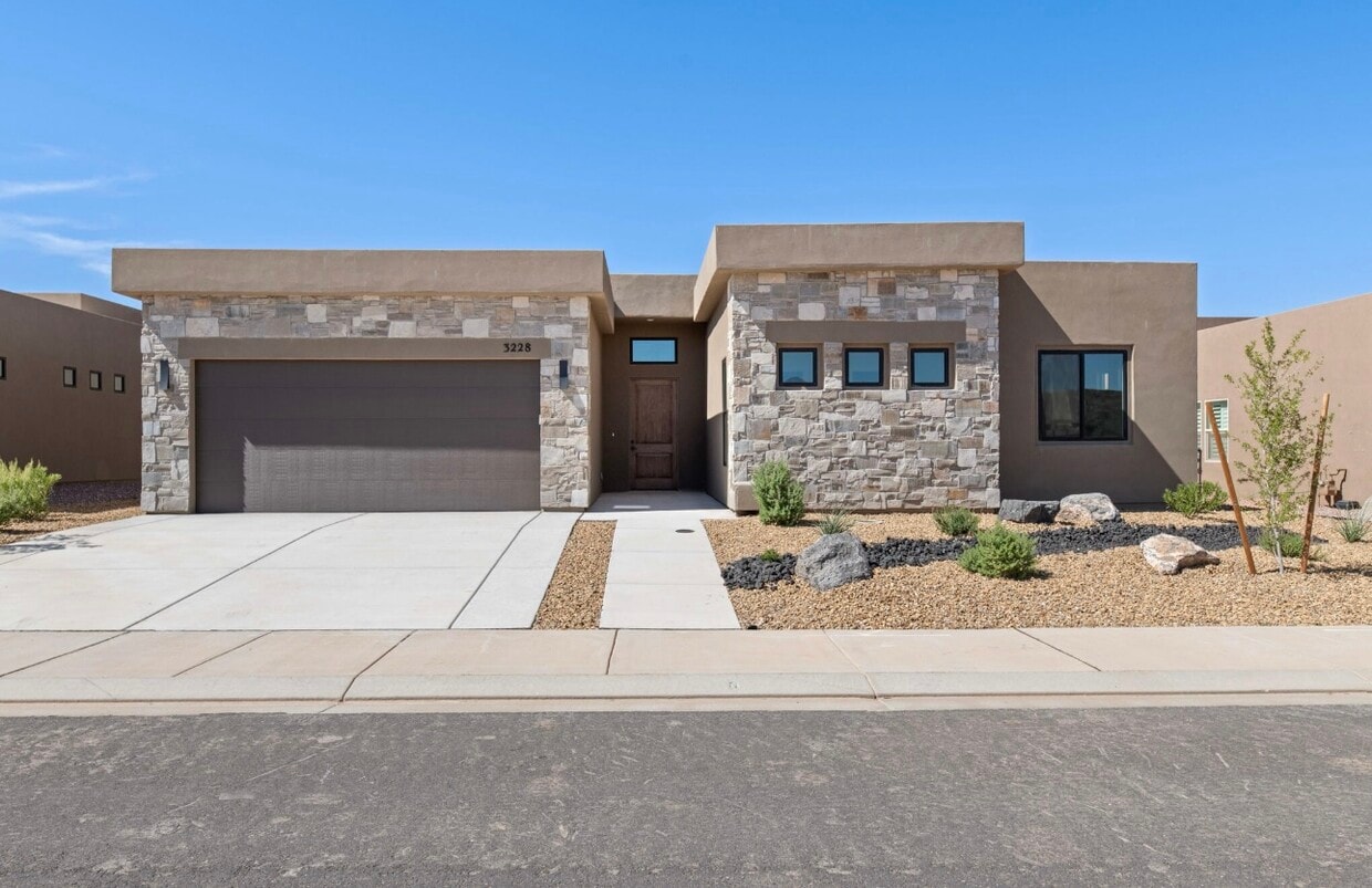 Located in The Retreat at Sand Hallow. - 3228 S Hideaway Pl