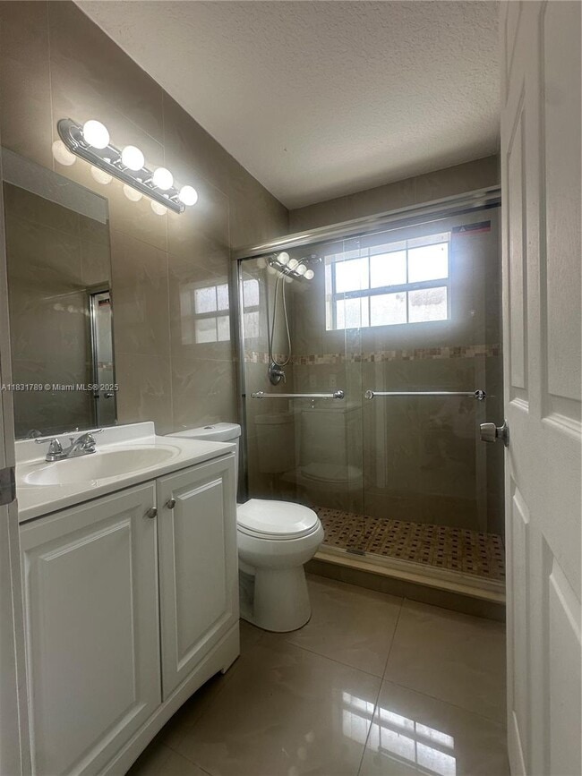 Building Photo - 3108 W 73rd Pl