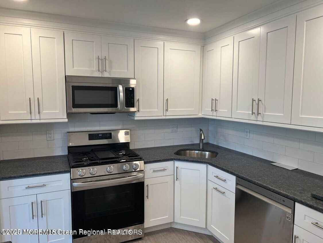 Foto principal - 506 Harding Rd